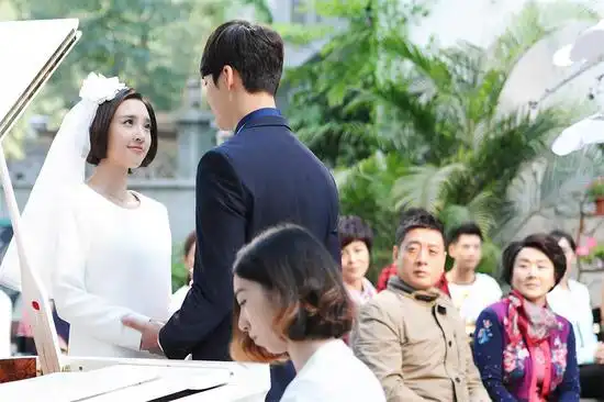 爱有幸福唐艺昕流产陈伟霆策划别样婚礼