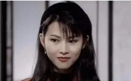 朱茵蔡少芬18岁照片对比到头还是都抵不过赵雅芝的18岁容颜