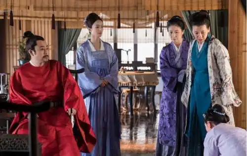 放着阔太不当却跑出来演戏,被导演拉去救场,不料意外成就经典