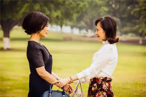 因为爱情有奇迹唯美剧照三代人传递爱恋
