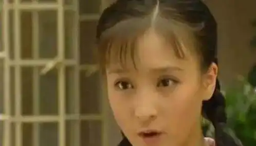 她23岁一举走红,28岁嫁入豪门后息影,如今42岁依旧满满少女感