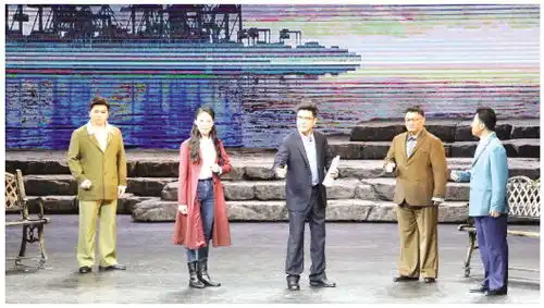 原创现代京剧东方大港首演
