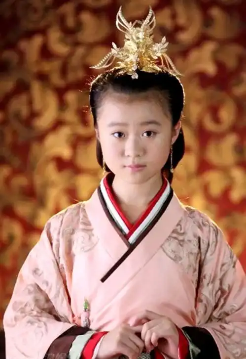 上官氏她六岁当皇后,十六岁当皇太后,守寡三十七年,到死仍是少女身
