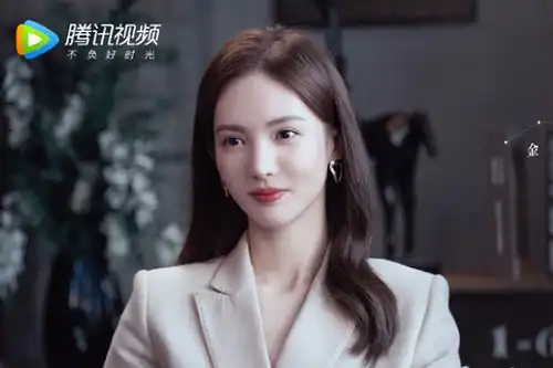 你是我的荣耀再曝剧照杨洋帅气亮相,热巴新造型太惊艳