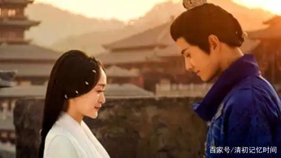 凤弈热播,何泓姗因演叶凝芝实力圈粉,徐正溪化身爱的守护神
