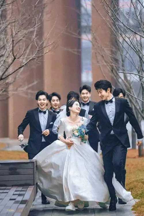 时光与他从校服到婚纱,低开高走校园剧,卢昱晓吴俊霆颜值出圈

