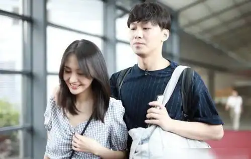 张恒曝郑爽父母录音,揭露其一家人真面目,郑爽被爆人品堪忧
