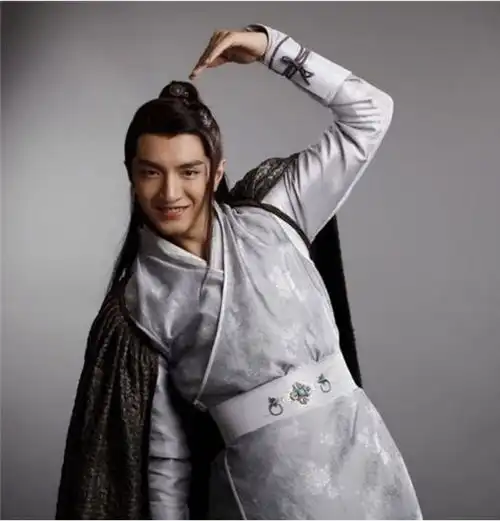 他因出演反派被熟知,出道七年来默默无闻,今合作赵丽颖完美翻身