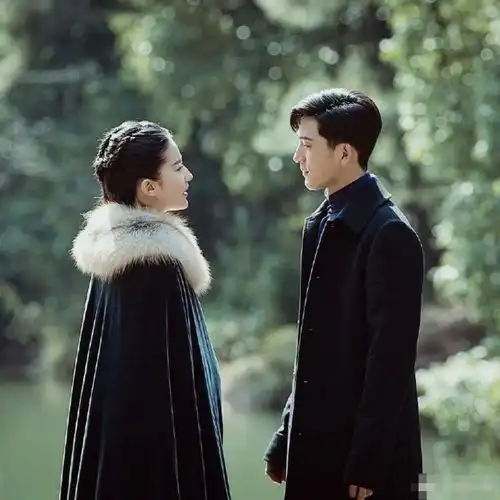 南烟斋笔录再公布剧照,刘亦菲气质温婉仙气十足
