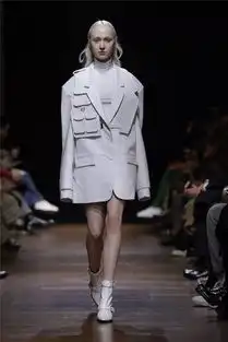 海宁潮席卷米兰博物馆里走大秀海宁皮革城携zlfzss再燃米兰时装周