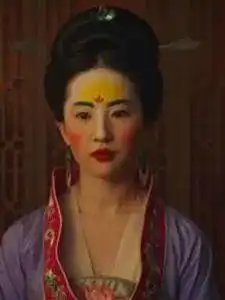 原来江疏影的珍珠妆,早就被国际秀场借走了