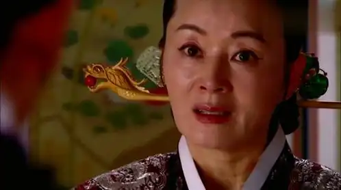 拥抱太阳的月亮太后把世子妃的灾难归结为世子的错
