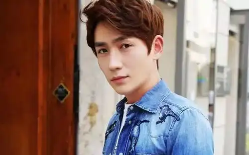 胡歌成薛佳凝老板是复合前奏常年霸榜网友盼复合情侣第一位
