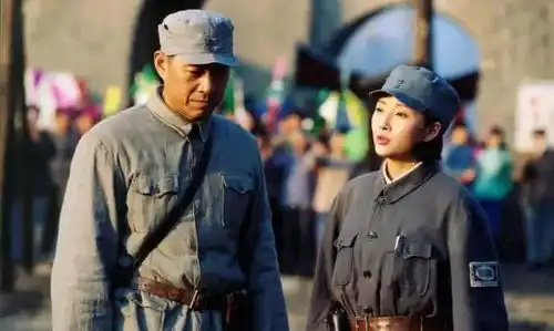 9部国产战争剧推荐,李幼斌的亮剑最受欢迎,但评分只排第二
