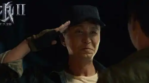 战狼2剧照曝光吴京表情痛苦满口鲜血
