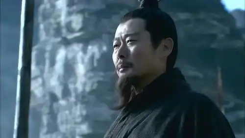 新三国鲁肃被迫夹在两位绝世英才之间,好生为难