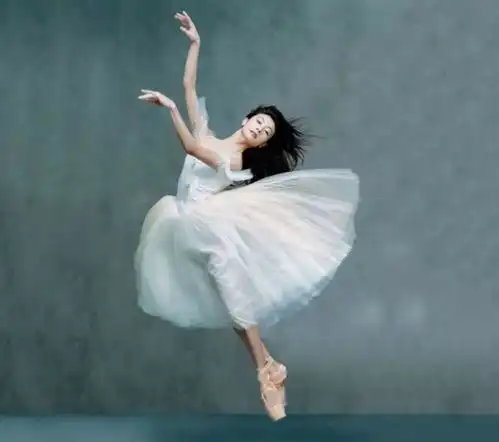 痴情跳舞33年,美如画中仙金星都佩服的谭元元,到底有多迷人
