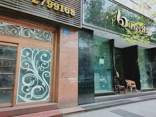 南充主城区11条街商铺大量空置转让,究竟是何原因造成的
