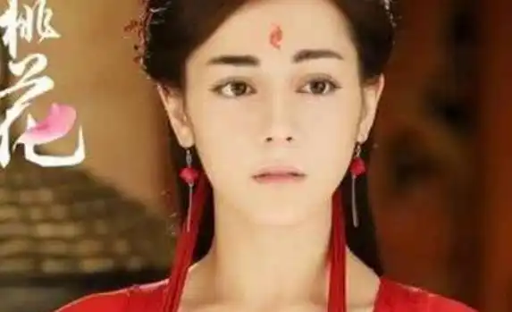 杨幂佟丽娅赵丽颖热巴胡冰卿刘诗诗蒋欣,古装女星眉心印造型谁美
