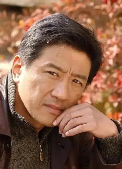 南来北往与人世间丁勇岱如何征服荧屏,成为实力派演员
