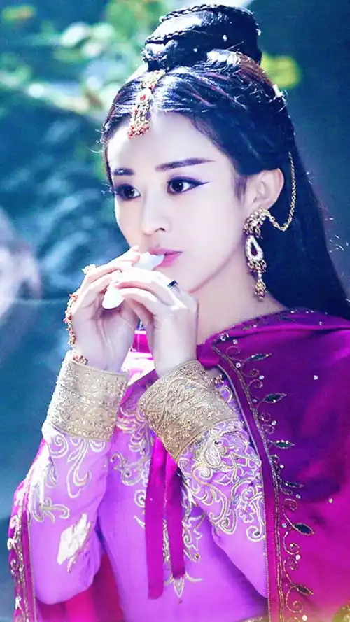 提到盛世美颜你最先想到的是谁
