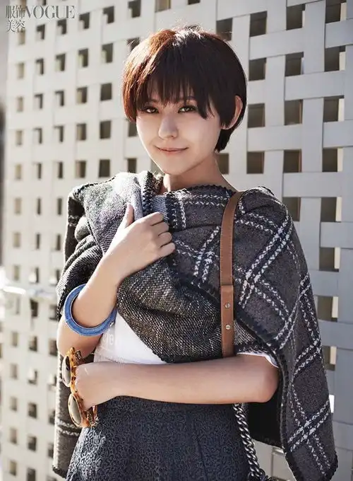 新疆女神热依扎被骂露胸癖后回怼,如今败诉向网友道歉