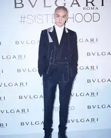 许凯参加奔跑吧兄弟只为了吃汉堡,网友胖凯清醒一点
