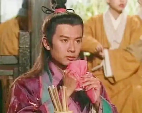 笑傲江湖中,林平之为什么要选在新婚之夜前夕挥刀自宫

