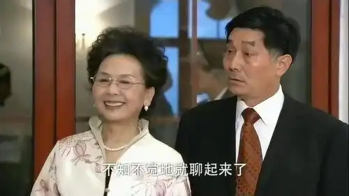 回家的诱惑洪世贤发现对面这个女人不是品如,竟然叫高珊珊
