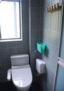 朋友490万买55平小蜗居,参观一会就出来了,这也太憋屈了吧
