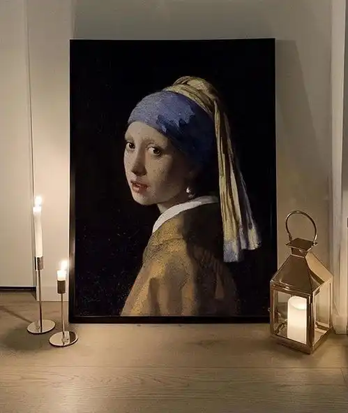 黄磊女儿多多晒侧颜照,骨相绝了,像戴珍珠耳环的少女
