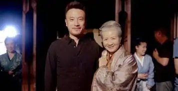 被张艺谋说不像演员,母亲专业户一生无子女,75岁高龄仍在拍戏