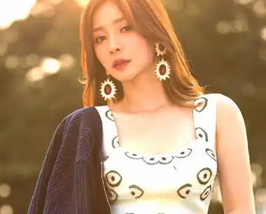 因身材太好一直大秀事业线的柳岩,不要消失,赶紧回来