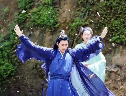 李易峰新剧镜双城剧照爆光,转型失败再演古偶还是实力证明
