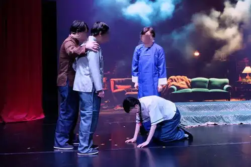 上海市女子监狱里,罪犯排演的雷雨音乐之声有何不同
