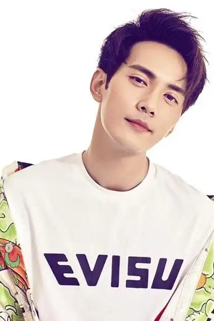 徐正溪与邱泽唐嫣主演的夏家三千金点击量突破5亿