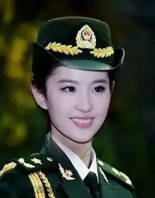 盘点娱乐圈众女星的军装照,赵丽颖超可爱
