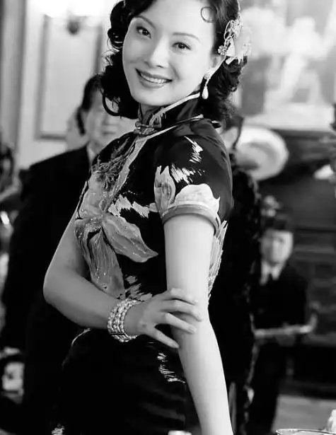 胖女人不适合穿旗袍看傅首尔就知道了,优雅知性意外惊艳
