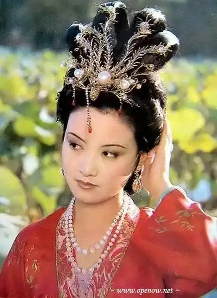 口琴红楼梦主题曲,30年过去了2700件戏服至今美得让人心颤