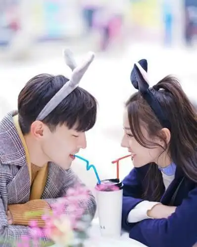 邓伦乔欣合影,邓伦热巴合影,邓伦杨紫合影,差距不是一般的大李沁