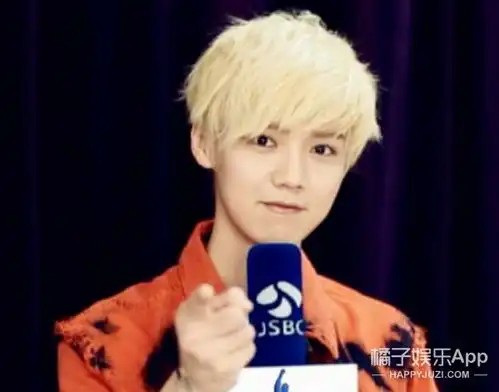 甜蜜暴击官博晒杀青照,鹿晗的手指亮了...