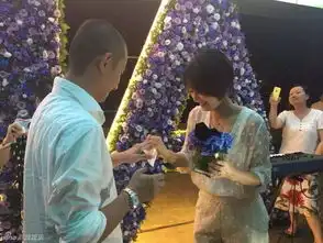 文章当导演超敬业拍夜戏烟不离手还玩壁咚