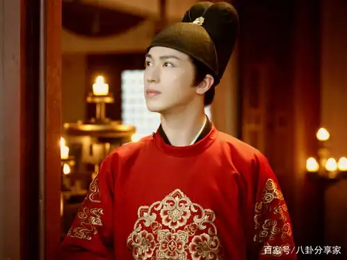 又一爆款古装剧来袭,原以为主演颜值够高,谁料配角更惊艳
