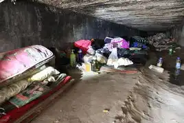 小伙找不到工作租不起房无奈蜗居泄洪洞