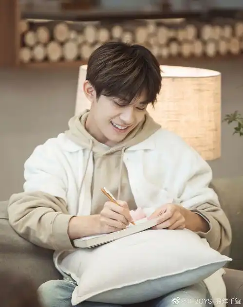 宣传小能手易烊千玺微博上线透露这次广播有点难