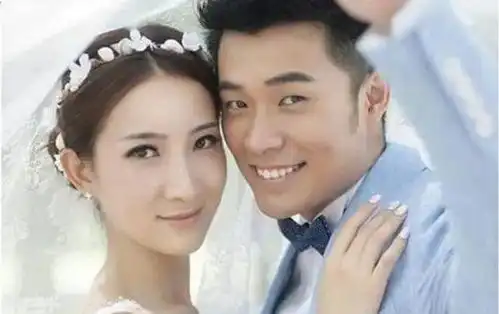 陈赫妻子晒照,女儿和男生牵手好欢乐,却被网友质疑只为女儿打码
