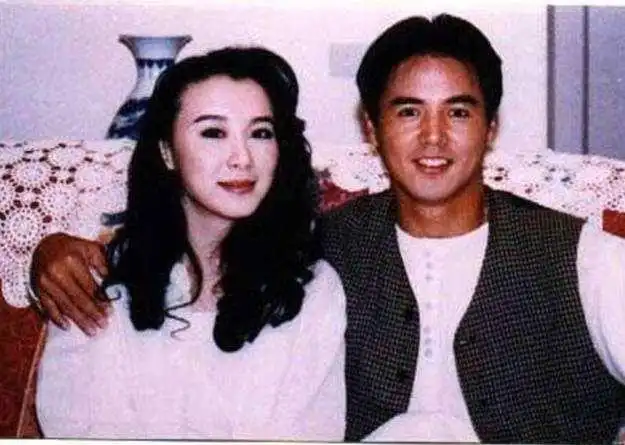 吴奇隆这是胖多少脸看起来像老人,网友刘诗诗这是带着奶奶
