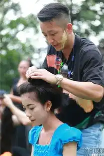 爸爸3云南站剧照曝光老爸变发廊小哥