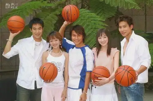 2002年,mvp情人剧照,张韶涵扎着两个小辫子满脸胶原蛋白
