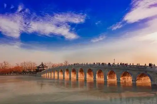 北京颐和园十七孔桥的简介和故事
